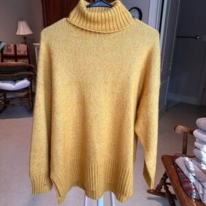 H&M Turtle Neck Sweater - M